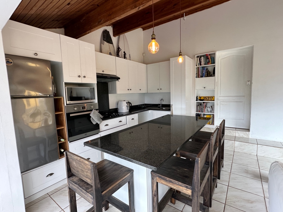 5 Bedroom Property for Sale in Gonubie North Eastern Cape